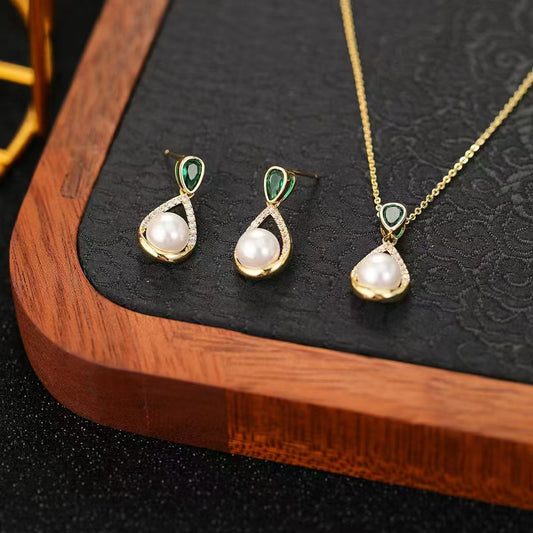 Emerald Pearl Drop Gold Set