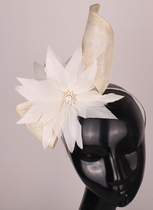 Bella Cream Fascinator