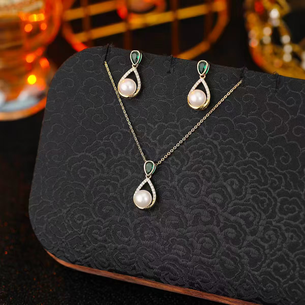 Emerald Pearl Drop Gold Set