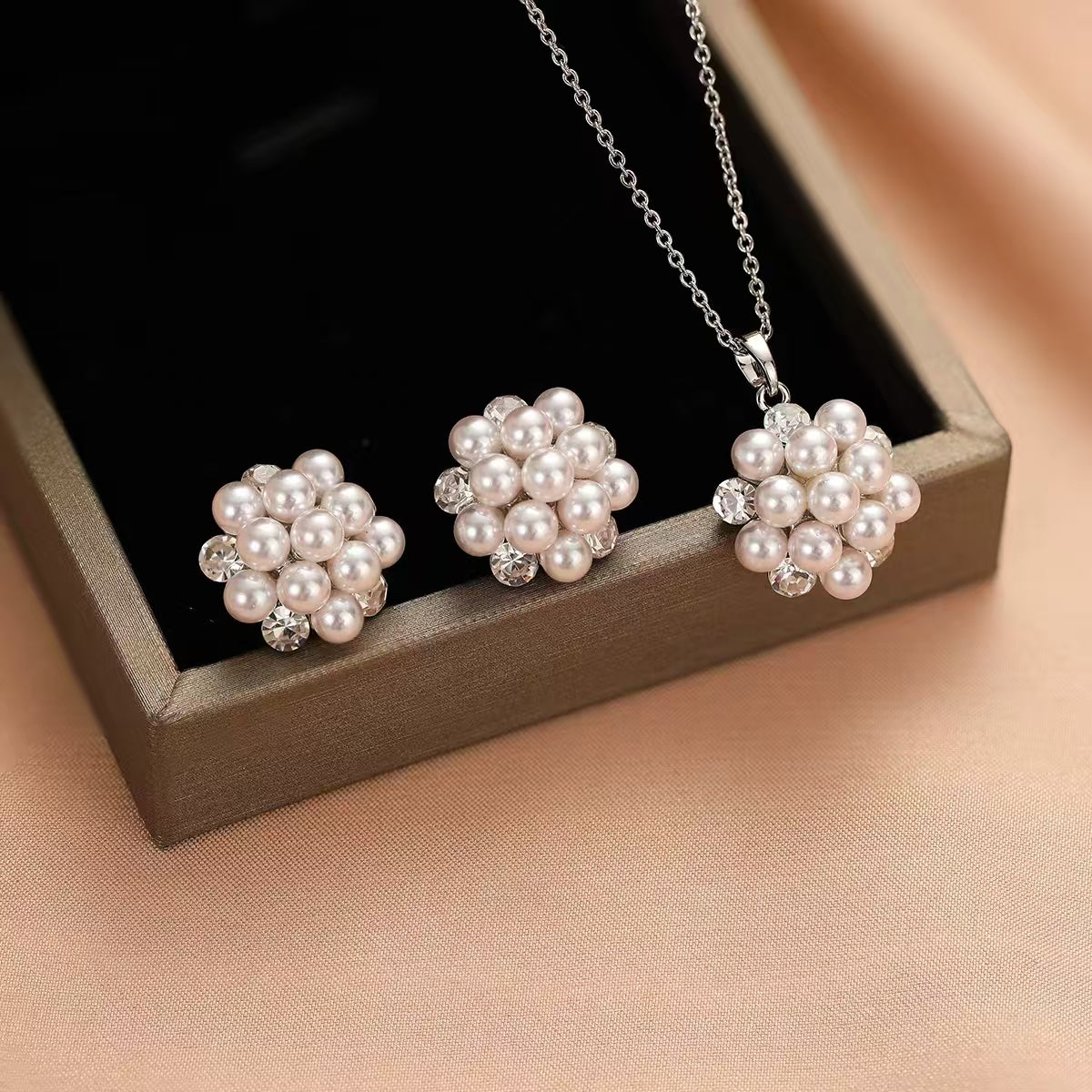 Pearl Cluster Silver Set