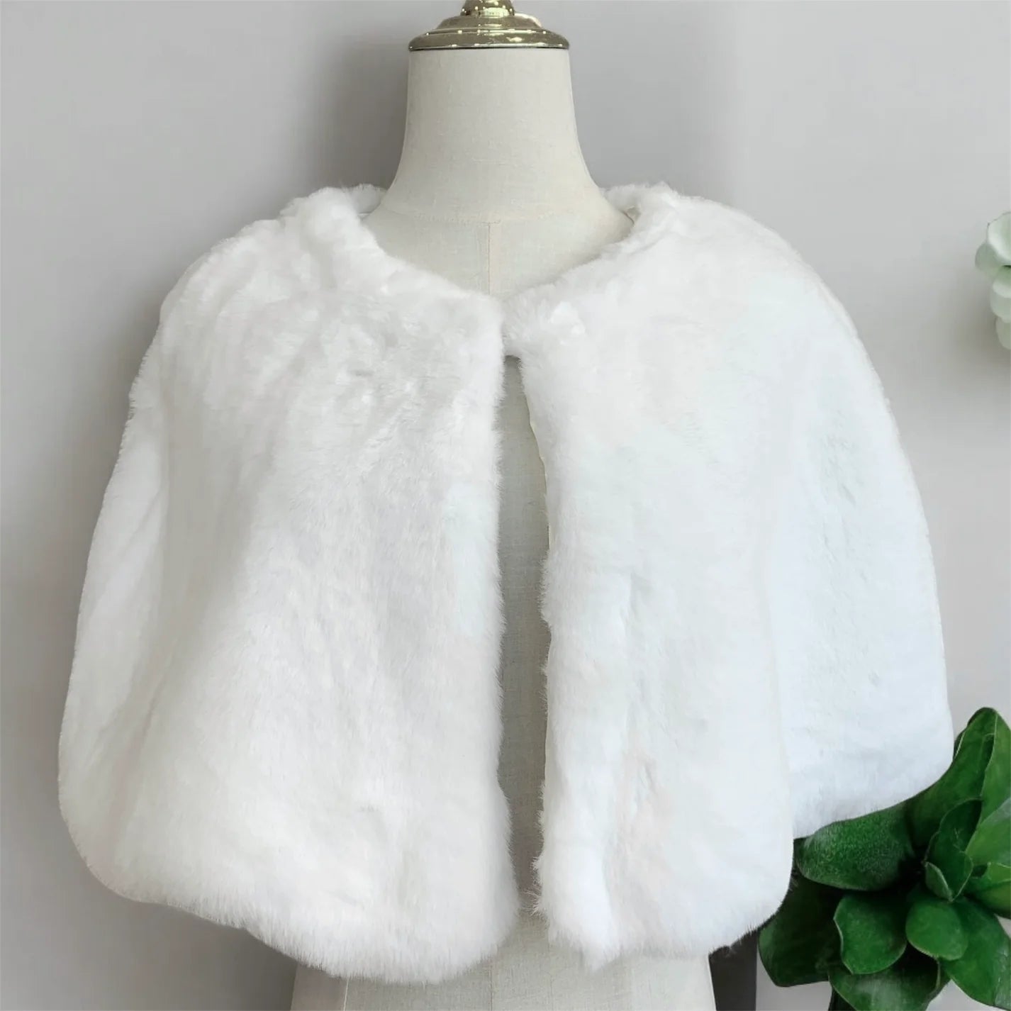 Maura Faux Fur Cape White