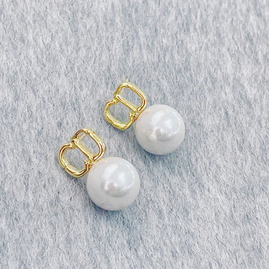 Daniela Pearl Studs