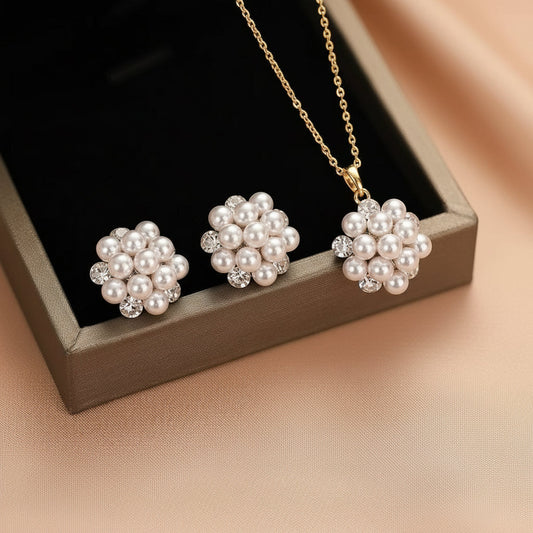 Pearl Cluster Gold Set