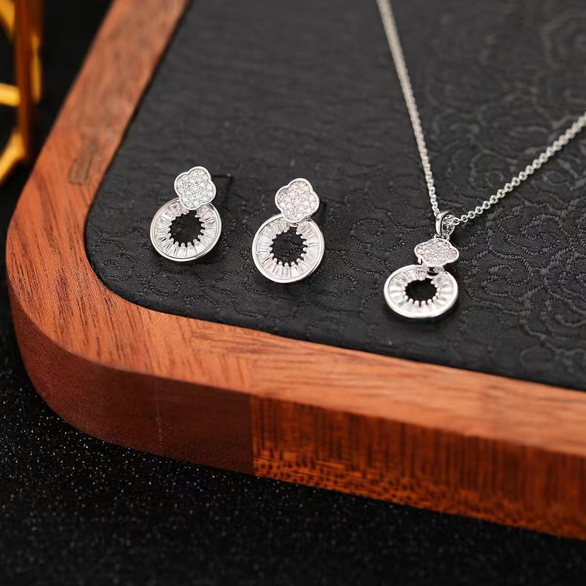 Clover Ray Silver Set
