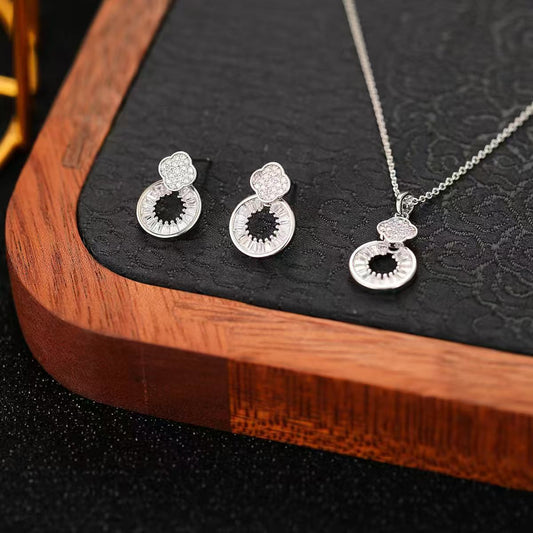 Clover Ray Silver Set