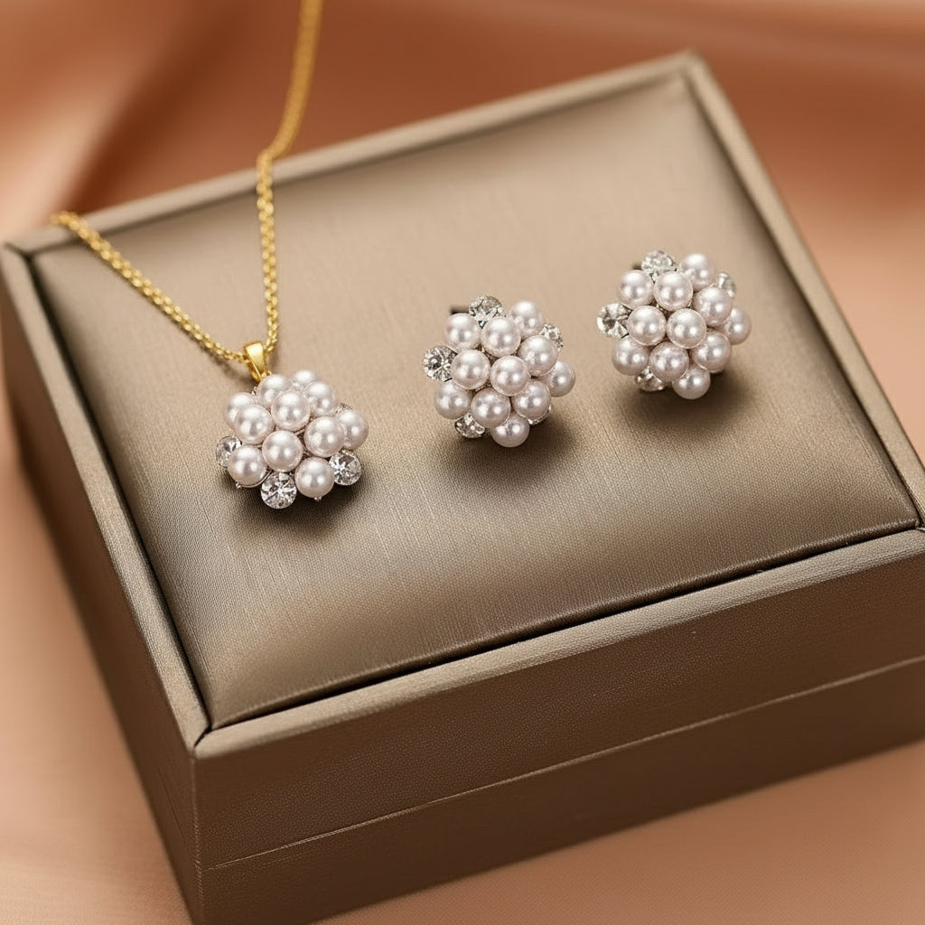 Pearl Cluster Gold Set