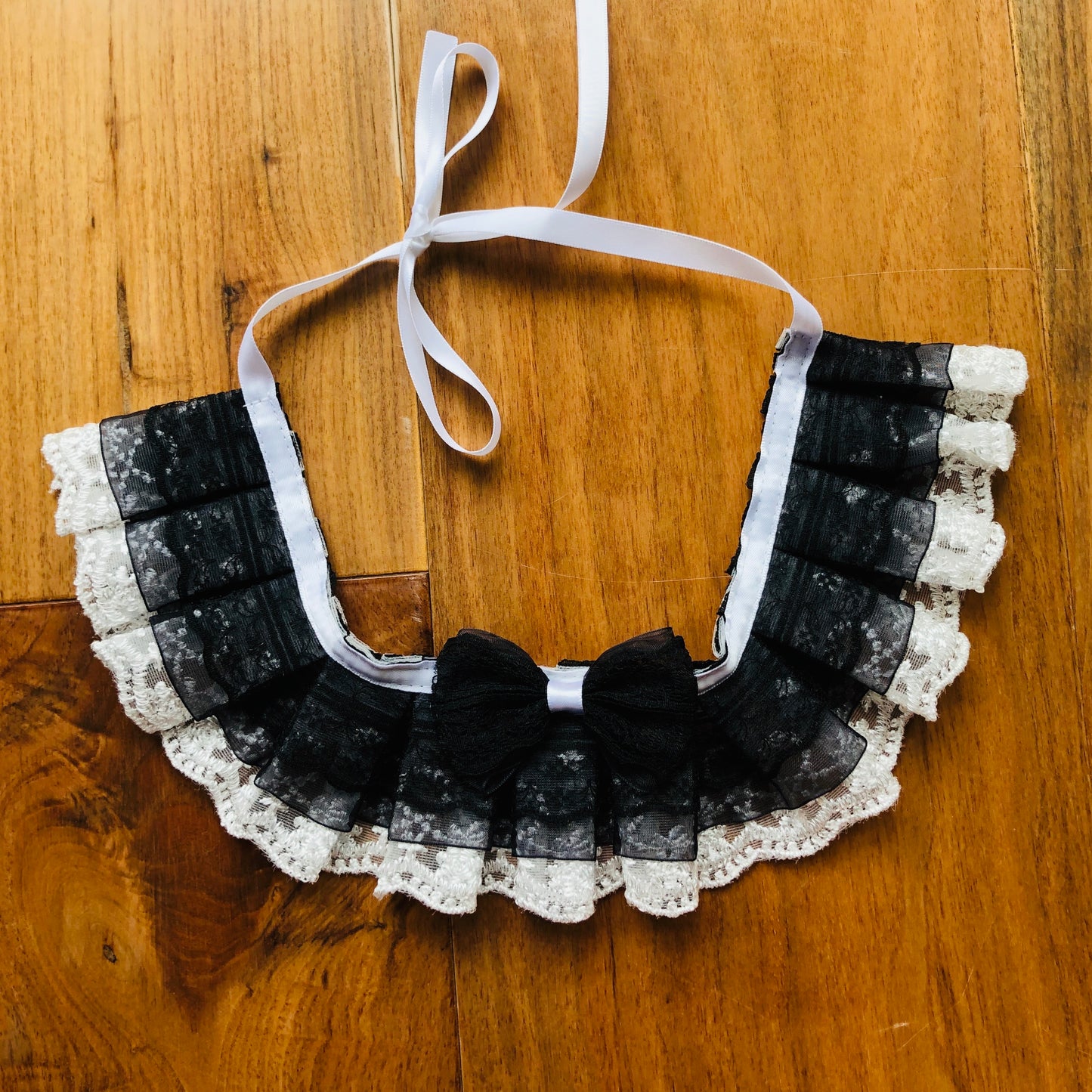 Lace necklace
